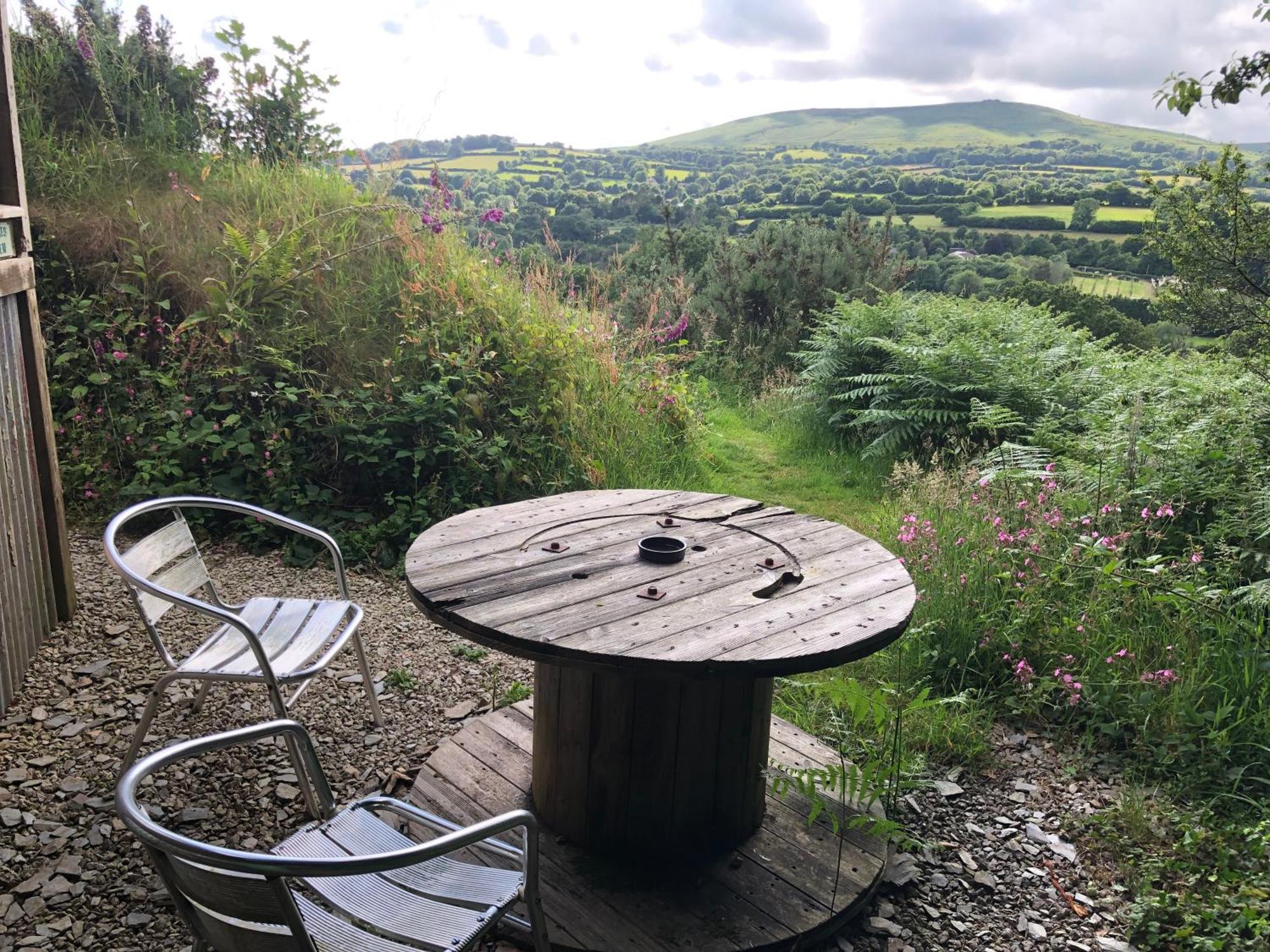 Foxesden, Unique Eco Cabin, Dartmoor Views 사우스브렌트 외부 사진